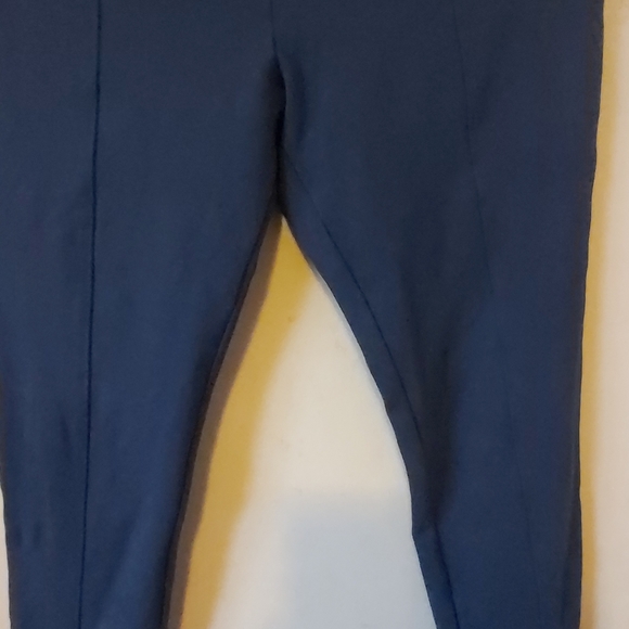 EUC medium-sized Nordstrom navy blue leggings. - Picture 6 of 9